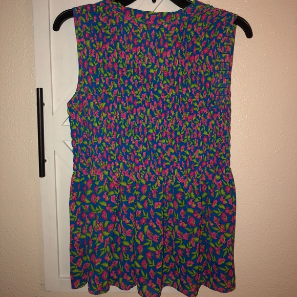 Cute Top - Picture 2 of 4